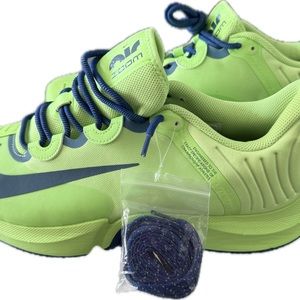 Nike Women's Tennis Shoes
Size Women 13 / Men’s 11.5